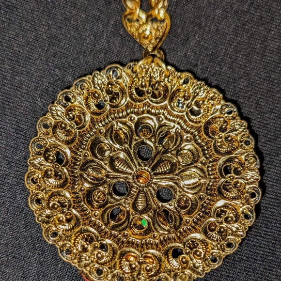 Vintage Made in East Germany Coral necklace in Gold - Picture 6 of 8